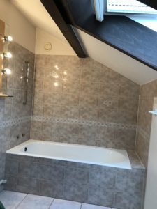 Transformation de baignoire en douche à Villy-le-Pelloux - RENOVBAIN RHONE ALPES