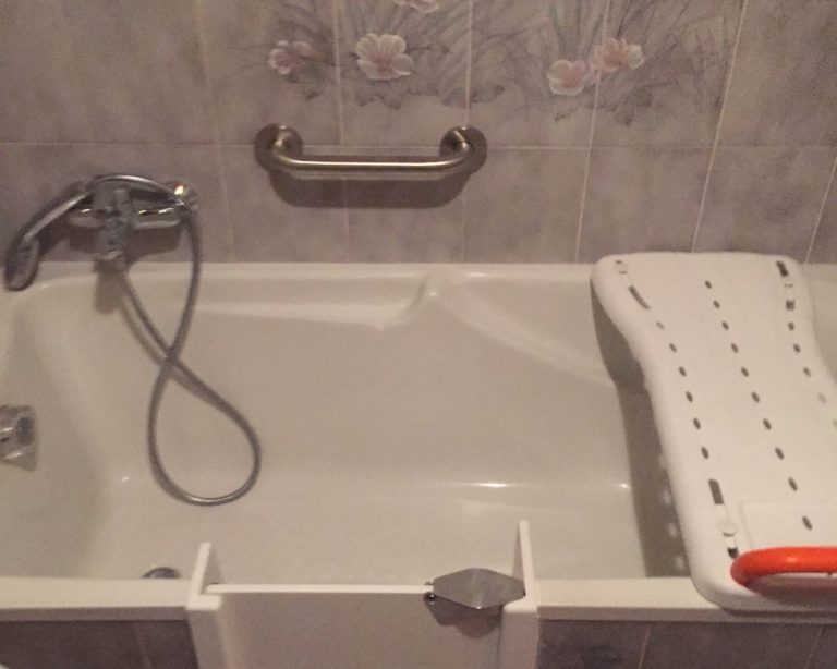 Pose d'une porte étanche