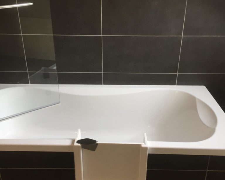 Pose d'une porte étanche