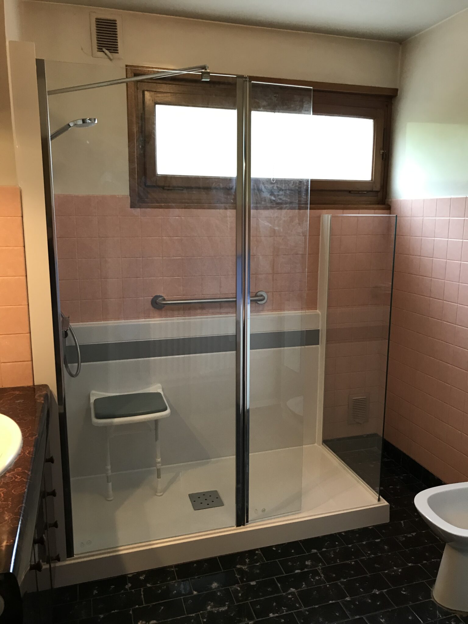 Transformation d'une baignoire en douche à Annecy