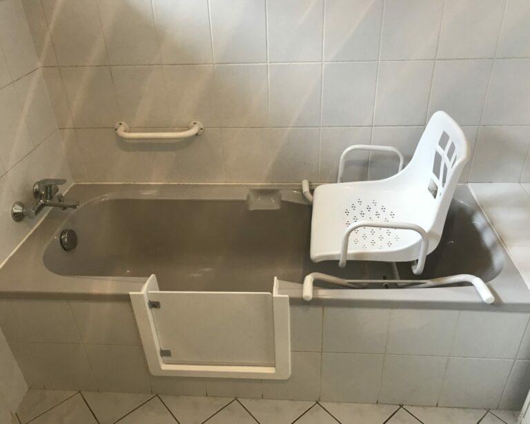 Ouverture latérale avec pose d'une porte anti éclaboussure