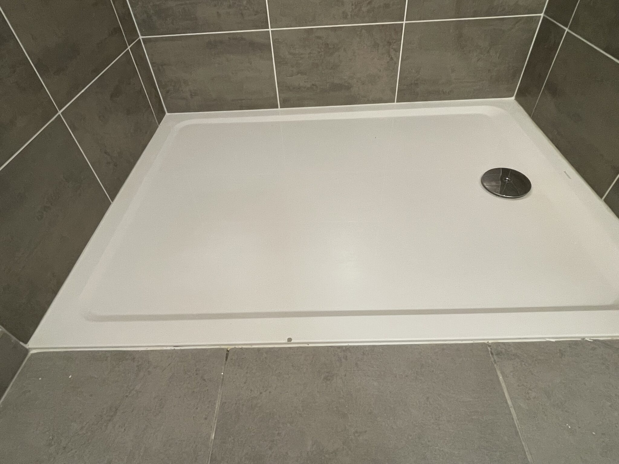 Rénovation de douche par projection de résine à Cusy en Haute-Savoie - RENOVBAIN RHONE ALPES