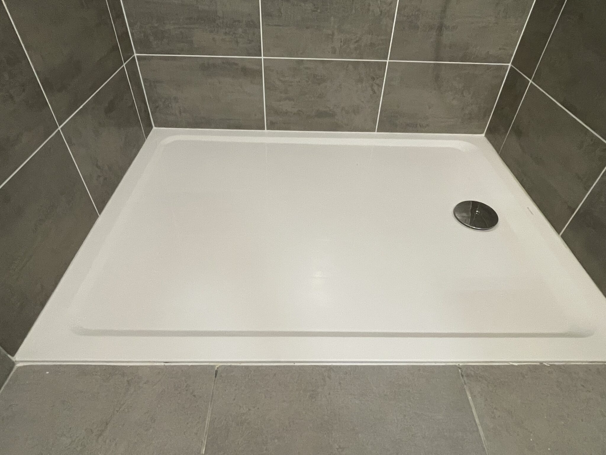 Rénovation de douche par projection de résine à Cusy en Haute-Savoie - RENOVBAIN RHONE ALPES