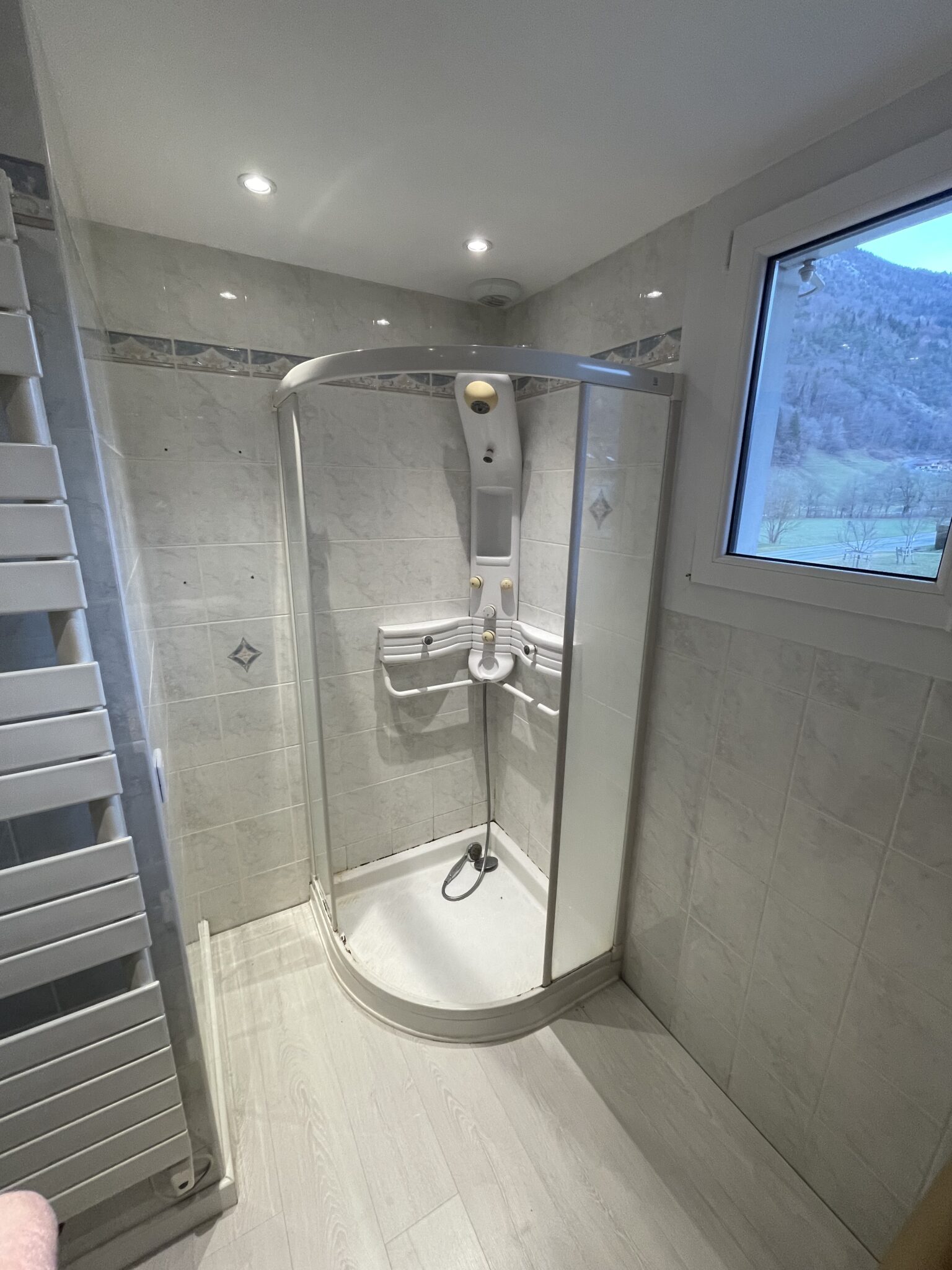 Rénovation d’une douche à Chilly en Haute Savoie - RENOVBAIN RHONE ALPES