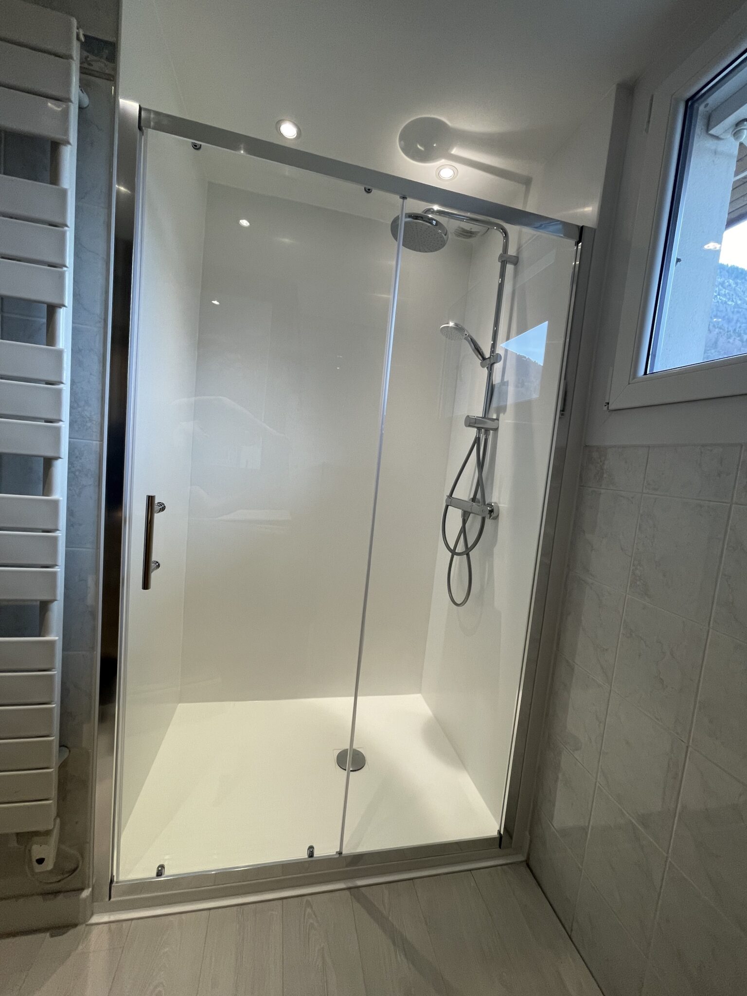 Rénovation d’une douche à Chilly en Haute Savoie - RENOVBAIN RHONE ALPES
